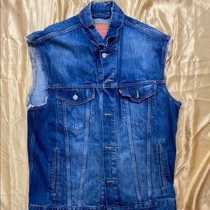 Classic Levi denim vest